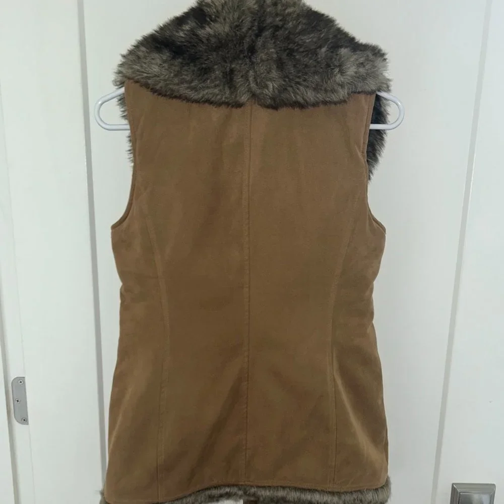 Ariat vegan suede/faux fur wrap vest w/tie sz XS NWOT - Picture 5 of 9